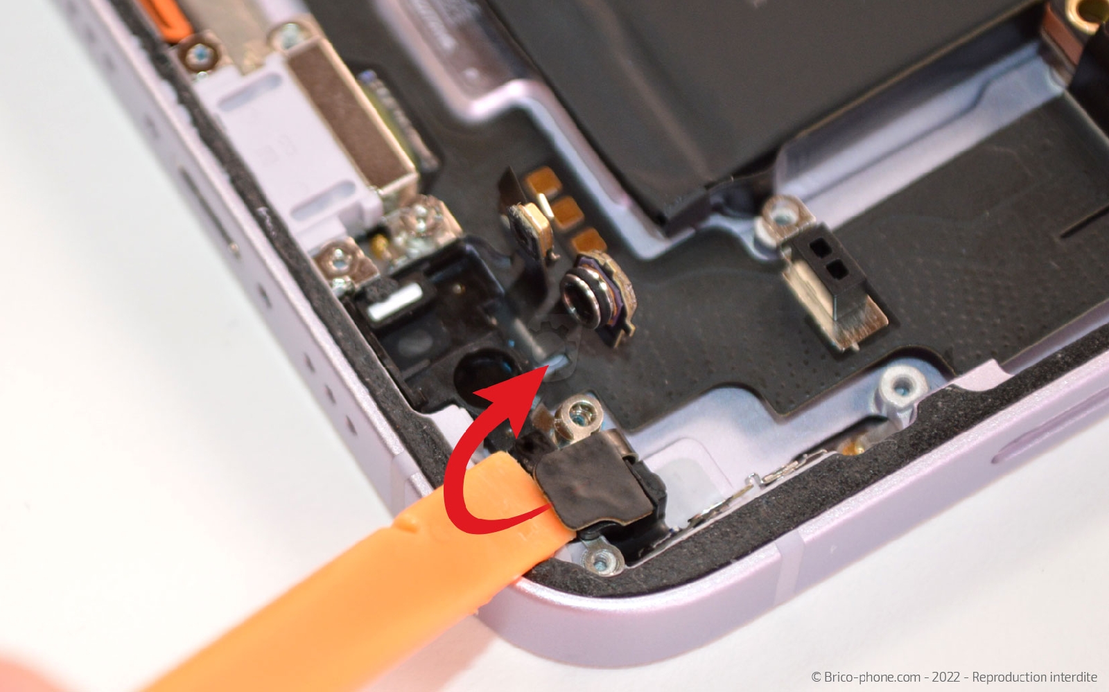 Comment changer le connecteur de charge sur iPhone 14 photo 1